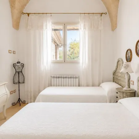 Carla - Apulian W Pool, Jacuzzi, Ac * Alezio