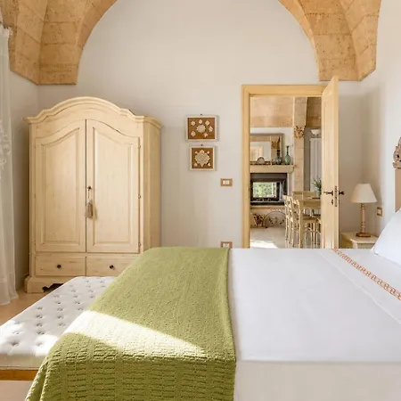 Villa Carla - Apulian W Pool, Jacuzzi, Ac Alezio