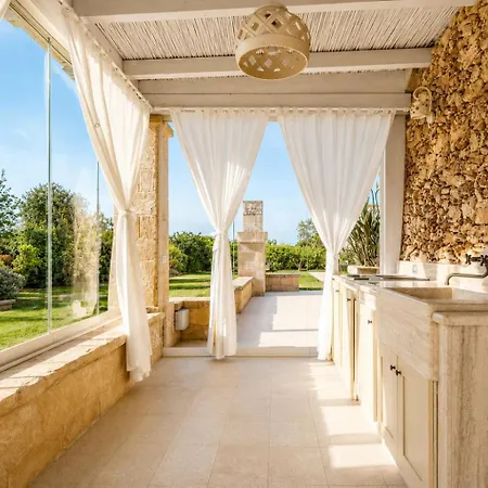 Carla - Apulian W Pool, Jacuzzi, Ac Alezio