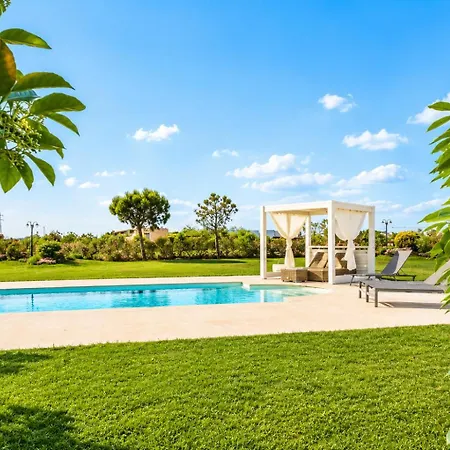 Carla - Apulian W Pool, Jacuzzi, Ac Alezio