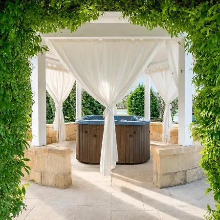 Carla - Apulian W Pool, Jacuzzi, Ac Βίλα Alezio