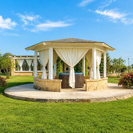 Carla - Apulian W Pool, Jacuzzi, Ac Alezio