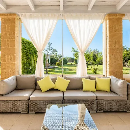 Carla - Apulian W Pool, Jacuzzi, Ac