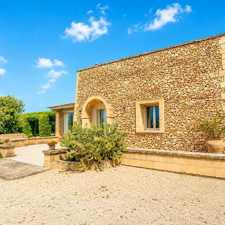 Carla - Apulian W Pool, Jacuzzi, Ac Alezio